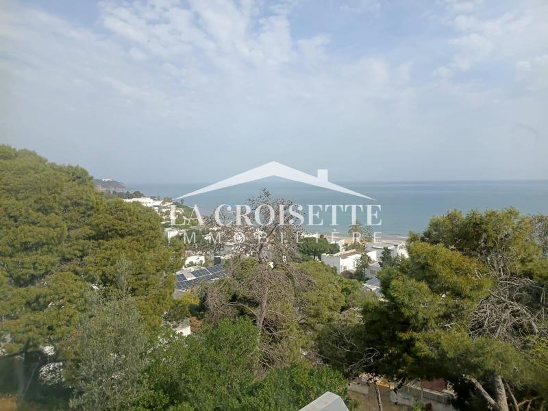 Villa S+3 avec piscine et vue sur mer à La Marsa